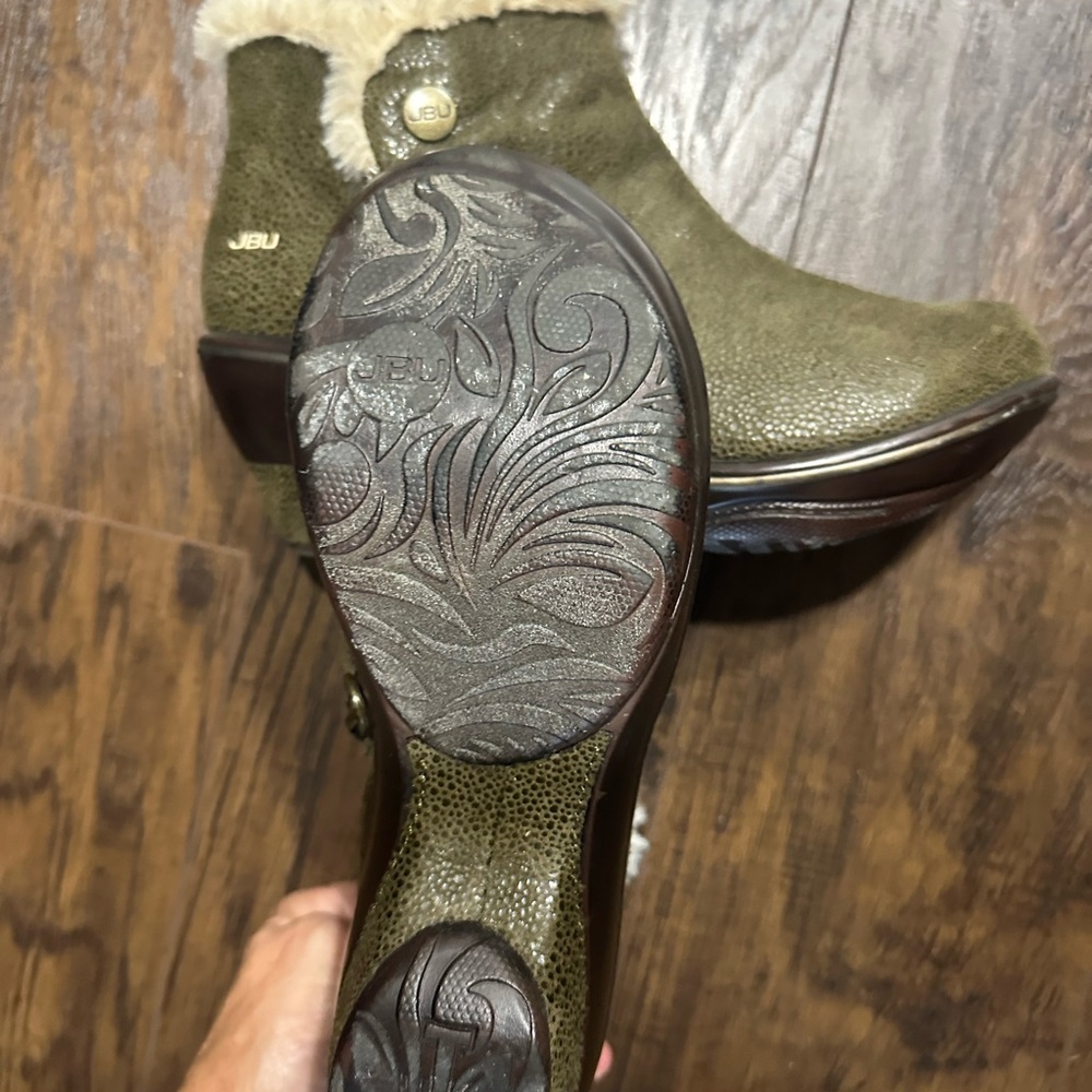JBU booties fur lined